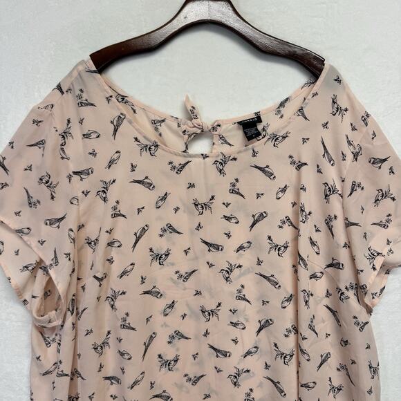 Torrid Bird Print Blouse Women’s Plus 5X Flutter Sleeve Scoop Neck Whimsical - Picture 3 of 9